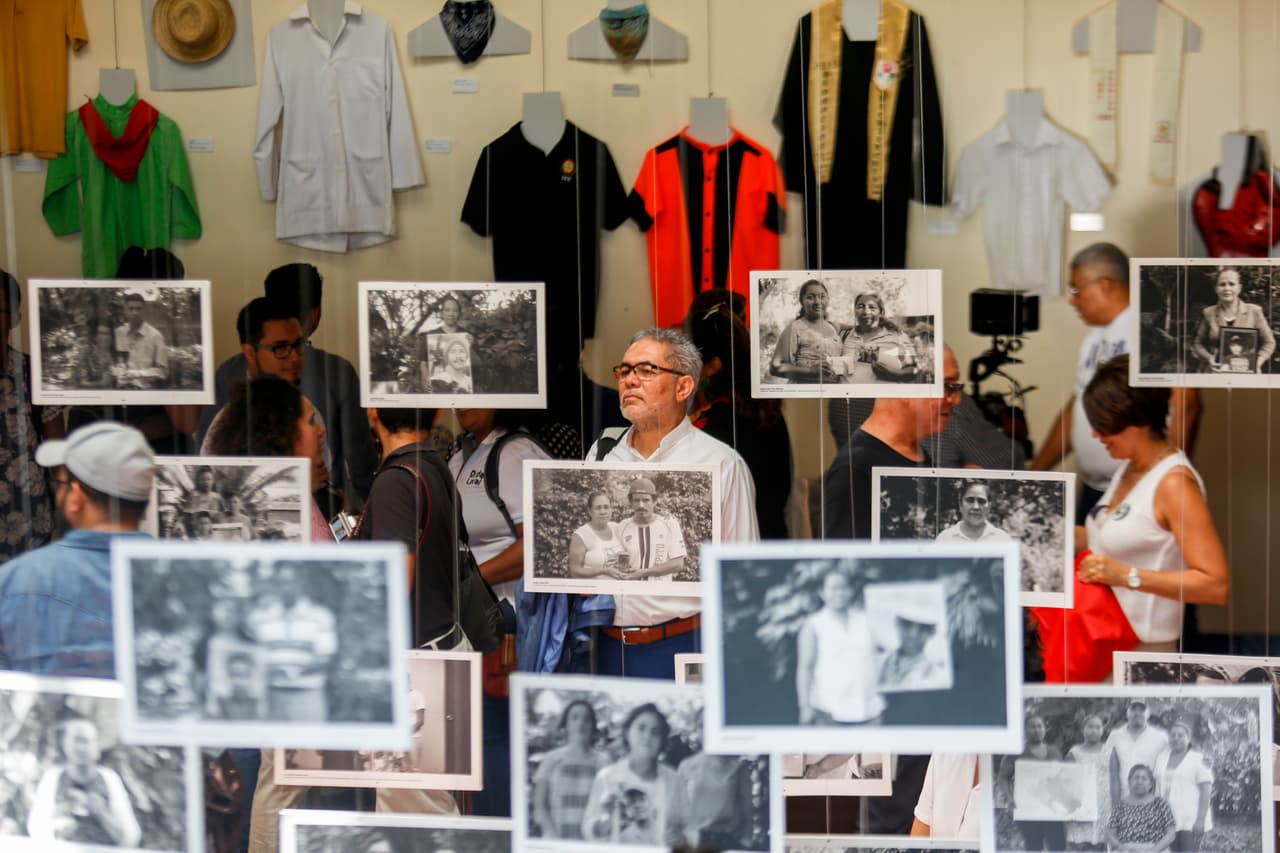 Los miembros de AMA creen que mantener la memoria histórica colectiva ayudará a que Nicaragua no vuelva a vivir violencia por razones políticas, una experiencia que los nicaragüenses no pensaron repetir tras 
<a href="https://www.univision.com/noticias/america-latina/la-rebelion-de-los-nietos-del-sandinismo">la caída del dictador Anastasio Somoza Debayle, en 1979</a>, cuando Ortega gobernó Nicaragua por primera vez.