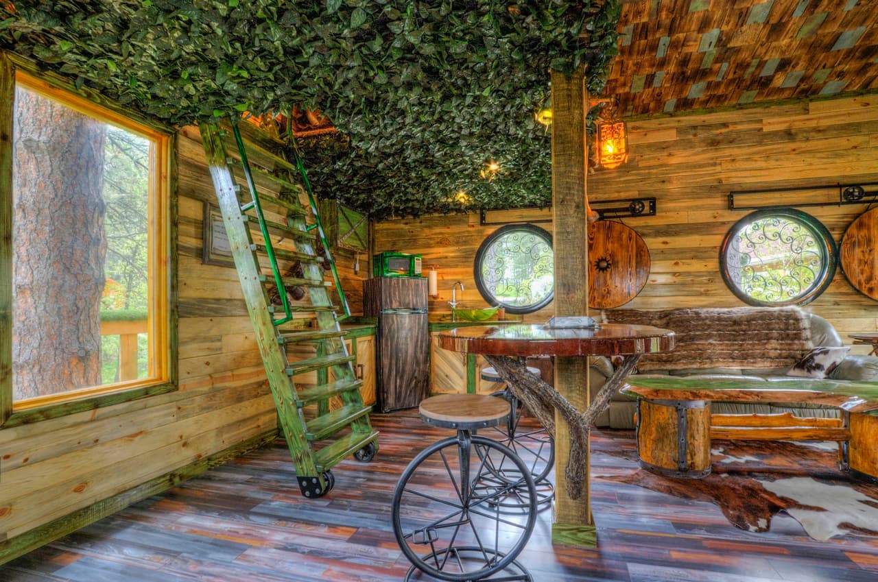 Madera, hierba, vidrio. Los materiales usados para la decoración son la 'cereza' del hogar.