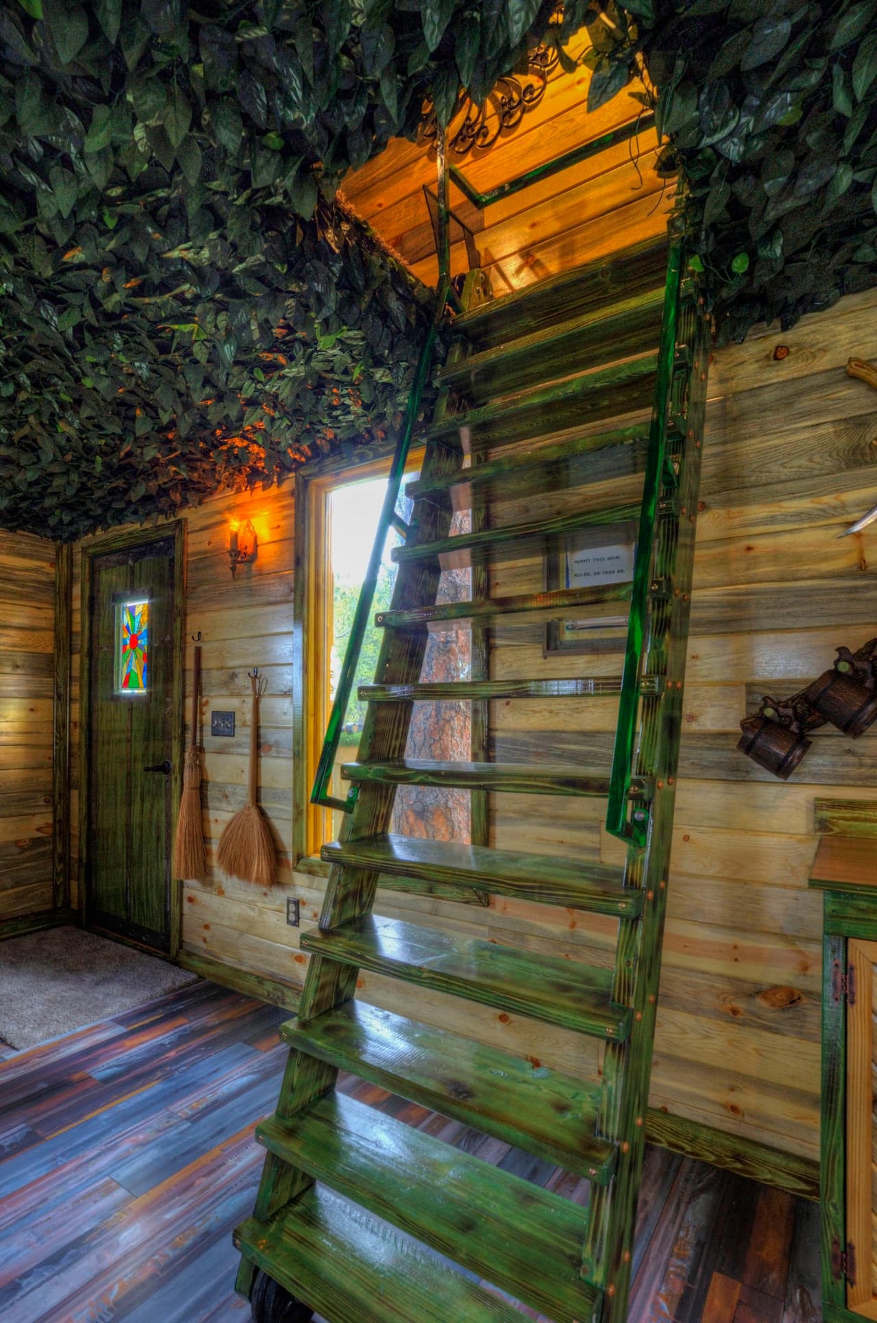 Para poder quedarte aquí, sólo necesitas rentar la casa de campo adyacente a ella.