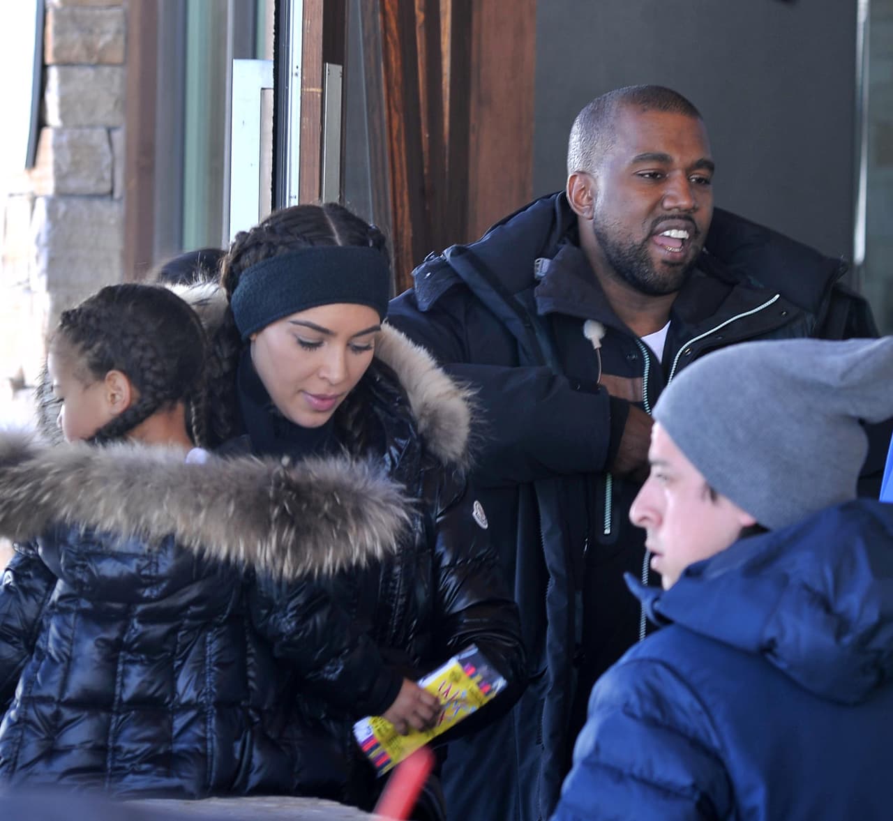 Así que Kanye se resignó y ya dejó que Kim se encargara.