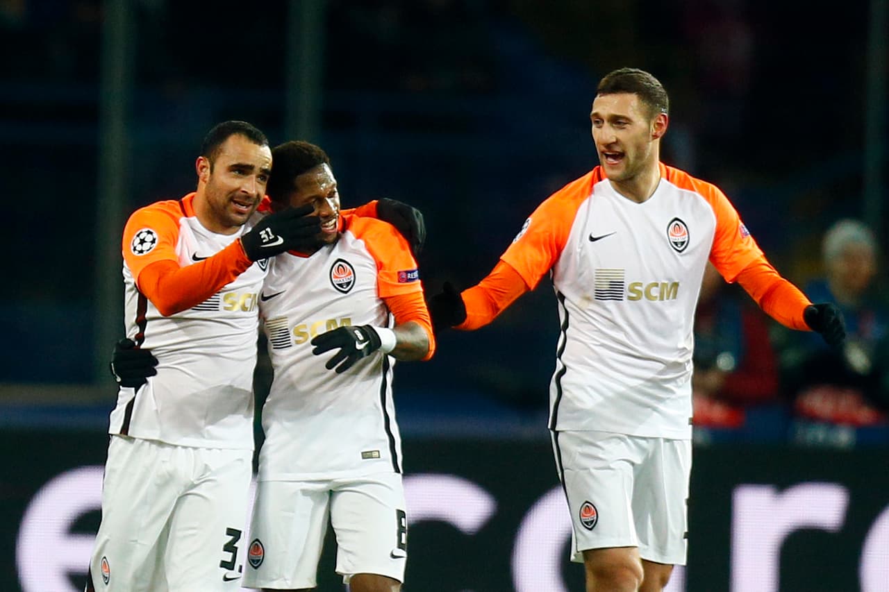 Shakhtar Donetsk se impuso en Ucrania 2-1 contra Manchester City con dos goles a favor en 32 minutos y gracias a esa victoria clasificó a octavos de final por el grupo F.