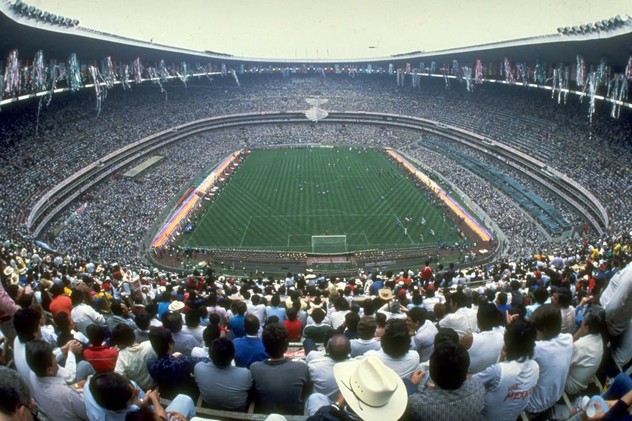 <b>Nueva decisión para el encuentro inaugural</b>
<br>Tras dicha decisión, Italia, campeón defensor, abrió el telón del Mundial tras haber jugado ante Bulgaria, encuentro que finalizó 1-1 en la cancha del Estadio Azteca.