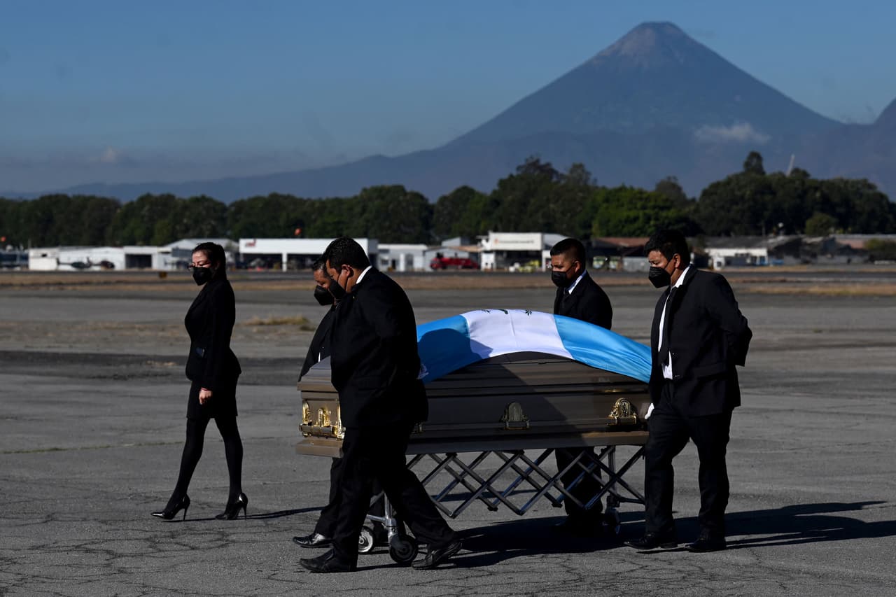 La fiscalía de Tamaulipas identificó los cuerpos a través de muestras de ADN entregadas por las familias de los 16 guatemaltecos. En el lugar también fueron hallados muertos dos mexicanos y una tercera persona que aún no ha sido identificada.