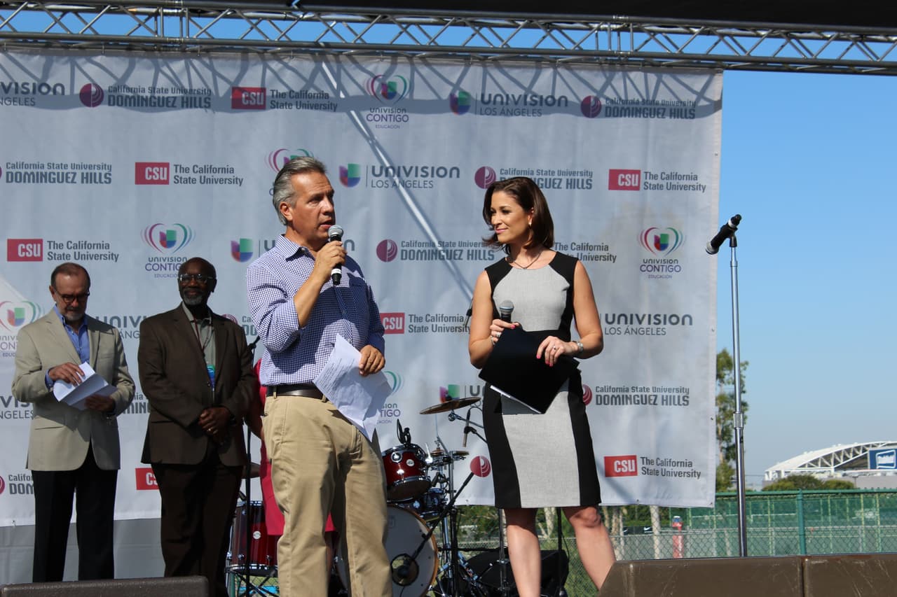 Miles se dieron cita en la séptima edición de la Feria de Educación que se festejó en Cal State Dominguez Hills. Te compartimos fotos de la concurrida celebración escolar.