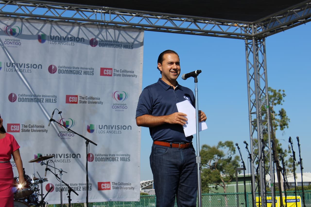 Miles se dieron cita en la séptima edición de la Feria de Educación que se festejó en Cal State Dominguez Hills. Te compartimos fotos de la concurrida celebración escolar.