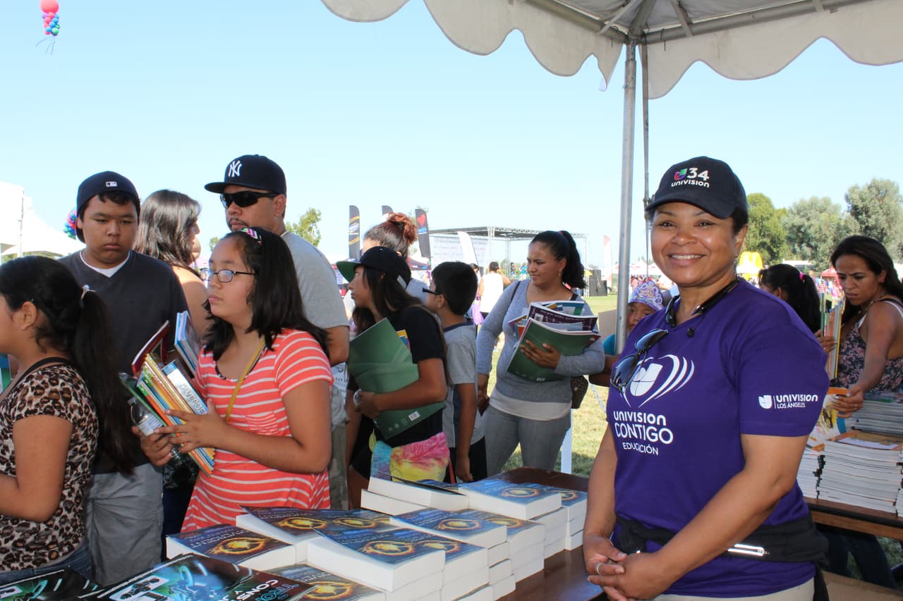 Miles se dieron cita en la séptima edición de la Feria de Educación que se festejó en Cal State Dominguez Hills. Te compartimos fotos de la concurrida celebración escolar.