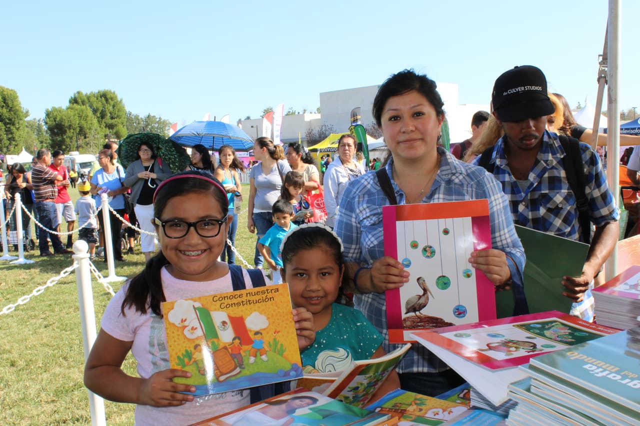 Miles se dieron cita en la séptima edición de la Feria de Educación que se festejó en Cal State Dominguez Hills. Te compartimos fotos de la concurrida celebración escolar.