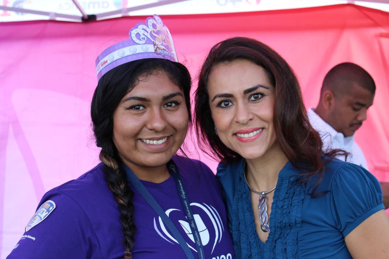 Miles se dieron cita en la séptima edición de la Feria de Educación que se festejó en Cal State Dominguez Hills. Te compartimos fotos de la concurrida celebración escolar.
