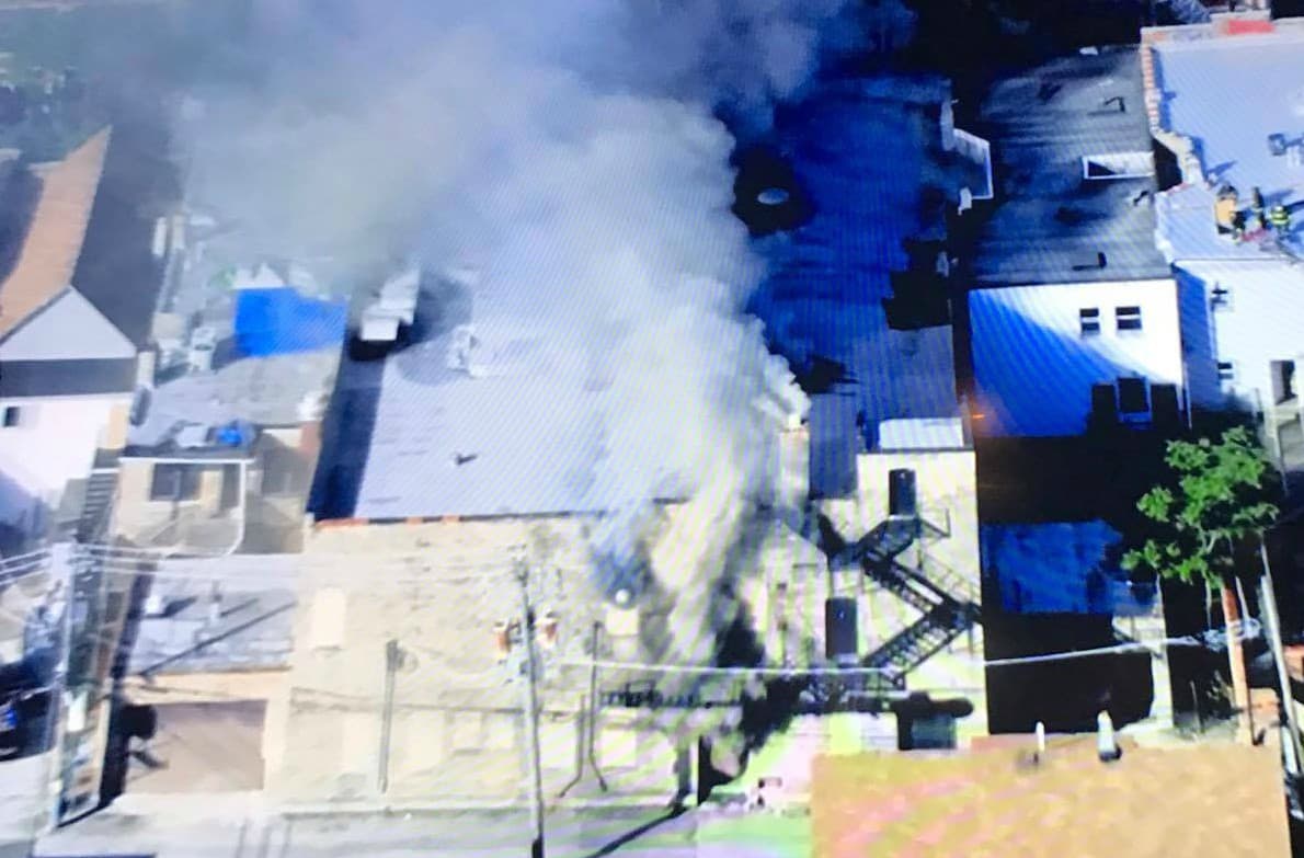 Se incendia una tienda Famsa al noroeste de Chicago