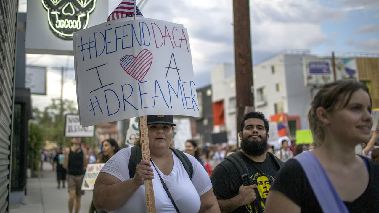 Qué sucede con DACA tras la decisión de la Corte Suprema de revisar la legalidad del programa
