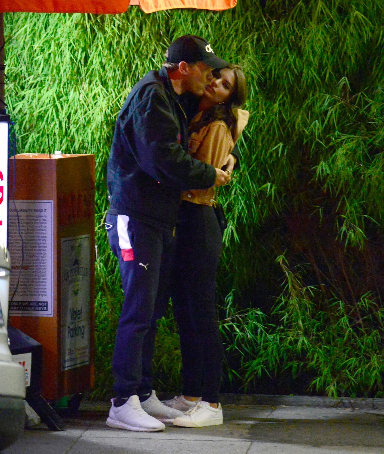 Los ahora esposos fueron captados en situaciones románticas el pasado día de San Valentín a la salida de un restaurante francés en New York.