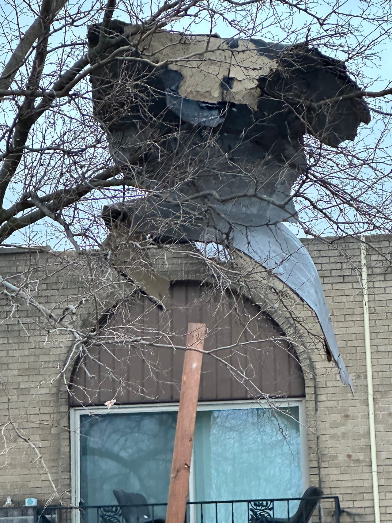 En Fotos: Destrozos que dejan los posibles tornados en los suburbios de Chicago