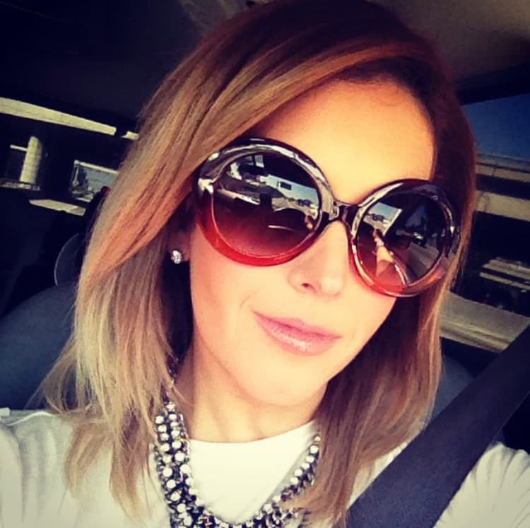 Parece que los lentes grandes son sus favoritos.