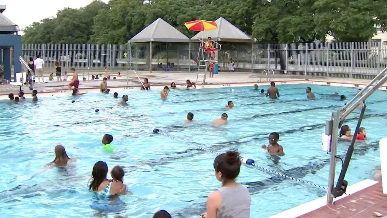 Estas son las fechas de cierres escalonados en albercas y playas públicas en Chicago