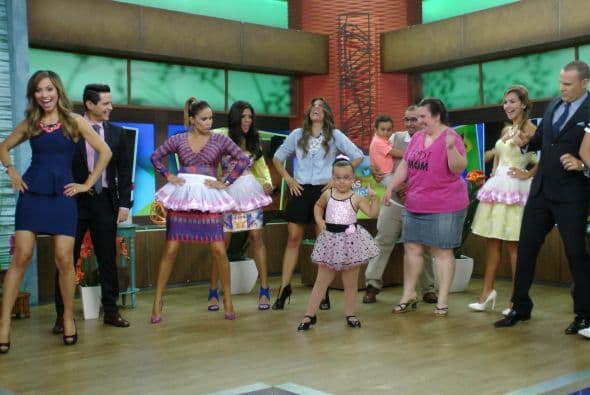 Muy pronto todos se pusieron a bailar junto con ella ¡qué gran baile!