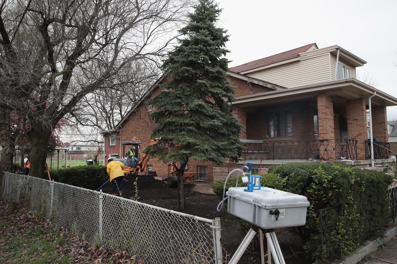 Si vives en una casa que fue construida antes de 1978 debes estar muy atento y seguir algunas 
<a href="https://www.cdc.gov/nceh/lead/tips.htm">medidas</a>, sobre todo al hacer remodelaciones.