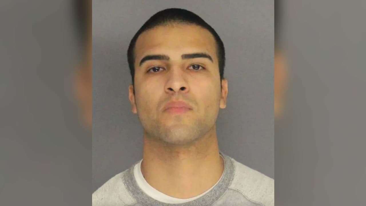 Policía atropella a un hombre y luego lleva el cadáver a su madre en busca de consejo