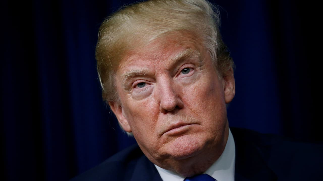 Trump quiere que hablar mal inglés o tener un mal crédito quite puntos para obtener solicitudes migratorias