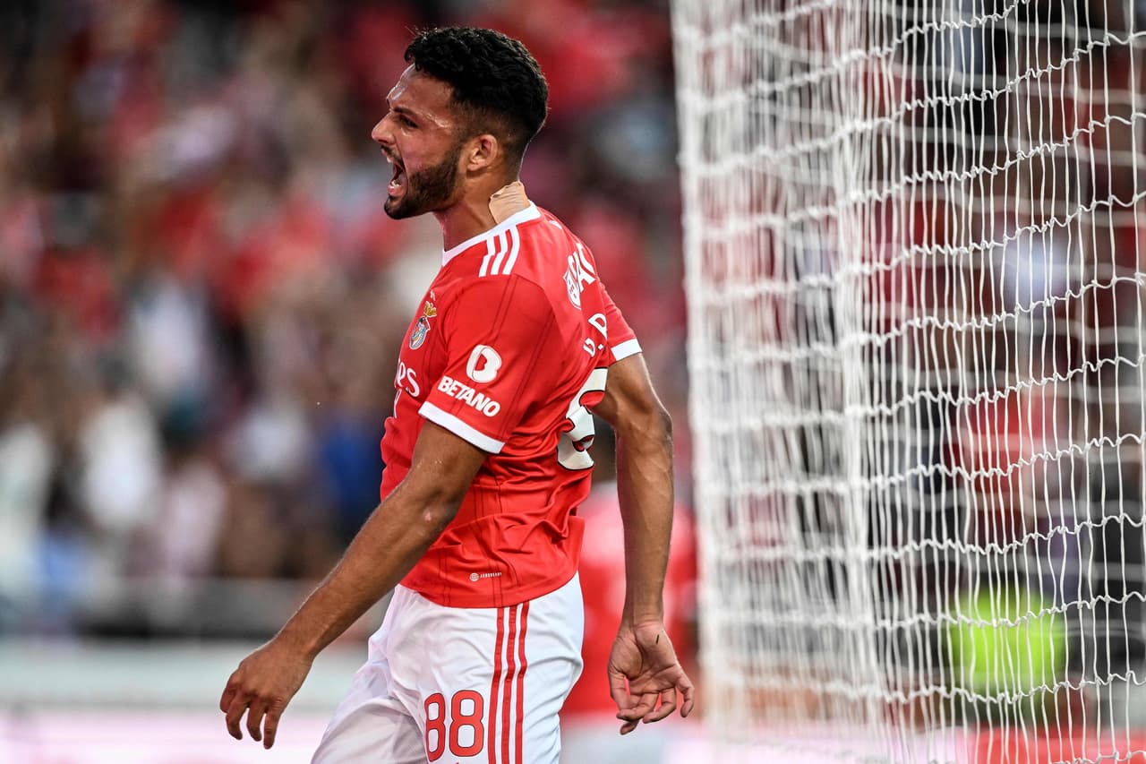 Goncalo Ramos celebra el primero de sus tres goles.