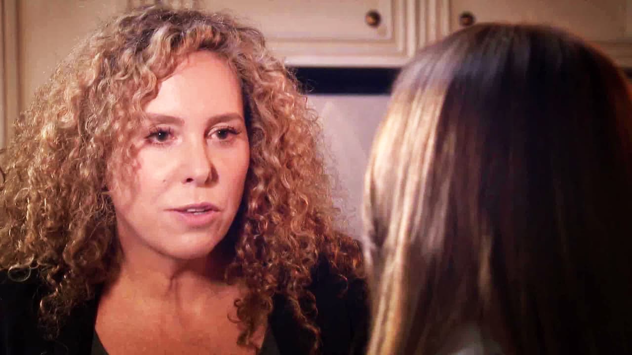 Al ser una mujer muy ambiciosa, fue una suegra metiche con 'David' (
<b><a href="http://www.univision.com/temas/gabriel-soto">Gabriel Soto</a></b>) y se alía con su hija para enamorarlo y quedarse con el viñedo, de esa forma asegurarían su futuro.