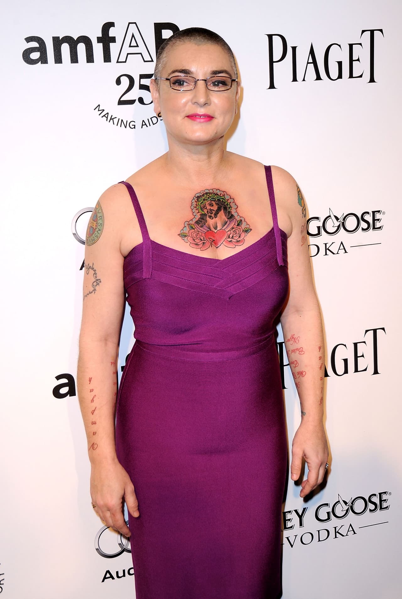 En 1992 se presentó en Saturday Night Live, en donde después de interpretar 'War' de Bob Marley, dedicó el tema a los sacerdotes católicos por las denuncias de abusos sexuales a menores.