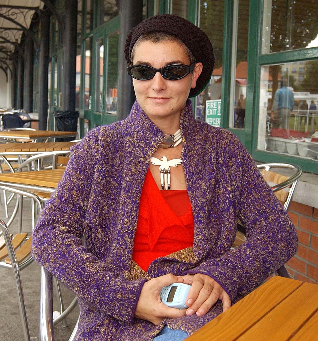 “¿Alguien conoce a un psiquiatra en Dublín o Wicklow que urgentemente me podría ver hoy en día, por favor? Estoy muy mal y en peligro. Necesito desesperadamente mis medicinas hoy”,