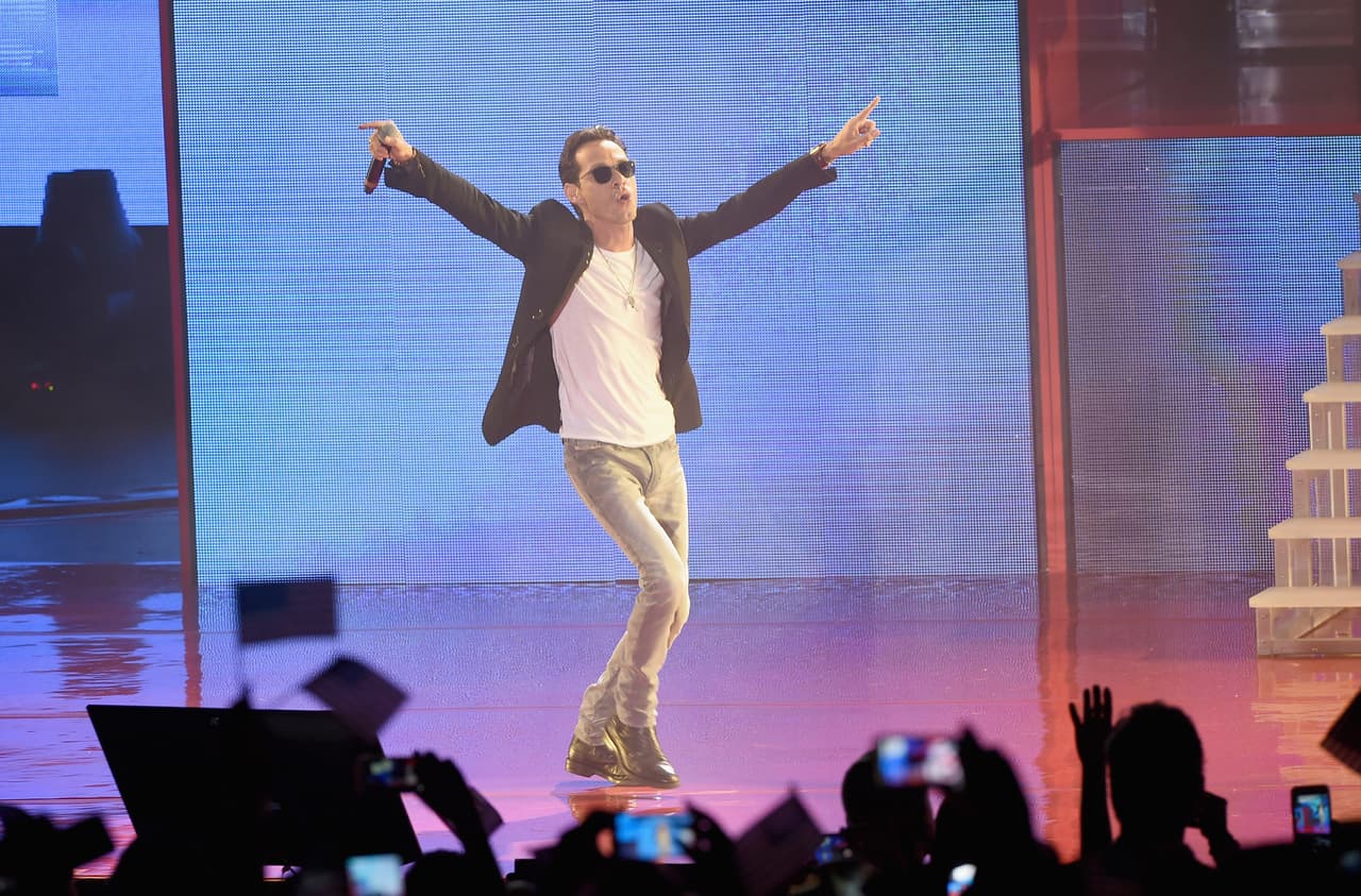 Después dieron paso a Marc Anthony que así se entregó en el escenario.