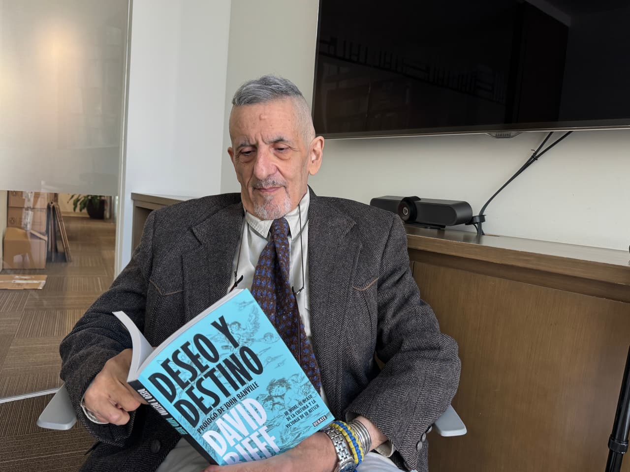 El intelectual David Rieff habla con Univision Noticias en la Ciudad de México en noviembre de 2025. (Foto: Marcos Martínez Chacón)