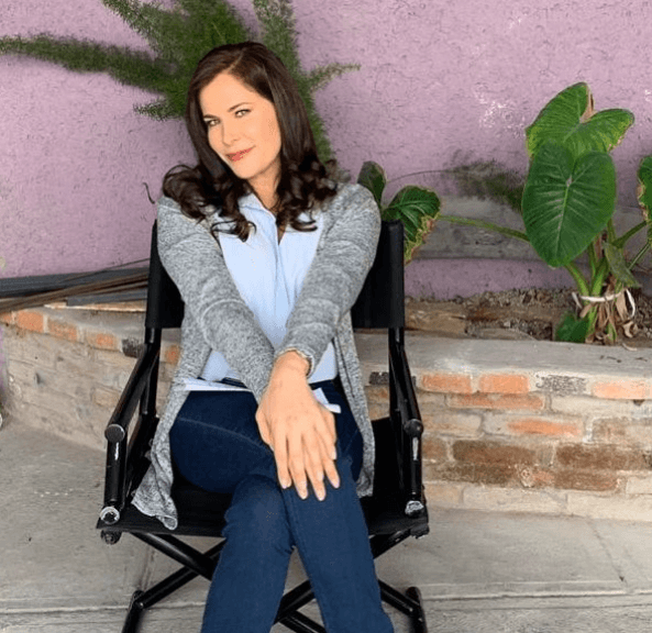 Una de ellas fue la actriz 
<b><a href="https://www.univision.com/temas/arleth-teran" target="_blank">Arleth Terán</a></b>, quien por medio de Twitter escribió sobre el 
<b>desempeño de Carlos Rivera</b> esa noche en la arena T-Mobile de Las Vegas, Nevada.