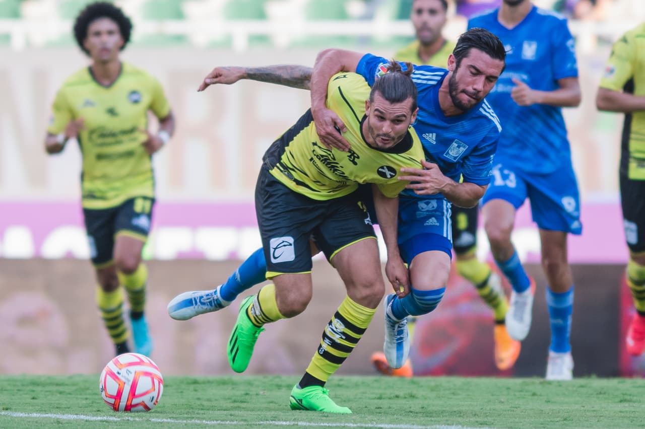 Tigres lograron su primer triunfo de la temporada tras imponerse a Mazatlán que no aprovechó que el rival sufrió la expulsión de Córdova.