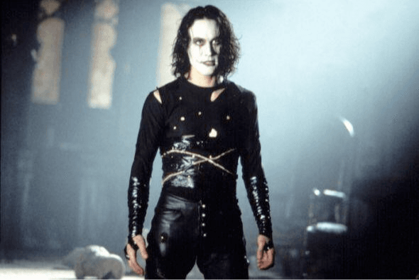 Recordemos que 28 años atrás, Brandon Lee, hijo del legendario Bruce Lee, murió tras un fatal accidente con un arma de utilería en un set de grabación.