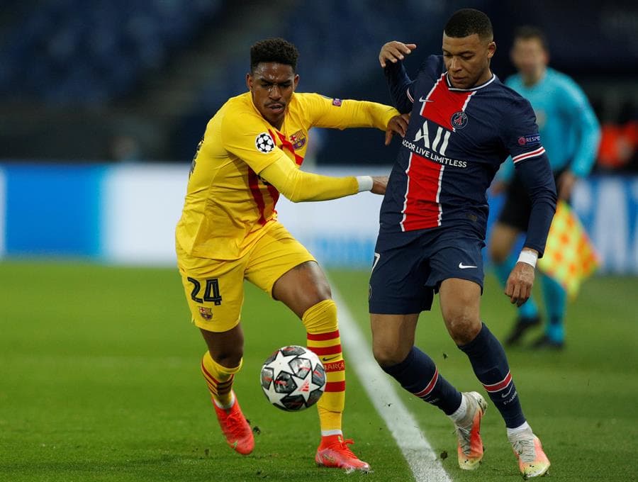 Paris Saint-Germain deja fuera al Barcelona de la UEFA Champions League. Desde el 2007 que el equipo culé no quedaba fuera de la ronda de Octavos de Final. Con marcador global de 5-2, los de Pochettino avanzan a Cuartos de Final. Mbappé fue el autor de primer gol de los parisinos por penal. Lionel Messi anotó para los suyos pero no fue suficiente.