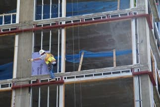 Un trabajador de la construcción, en una obra en Maryland.