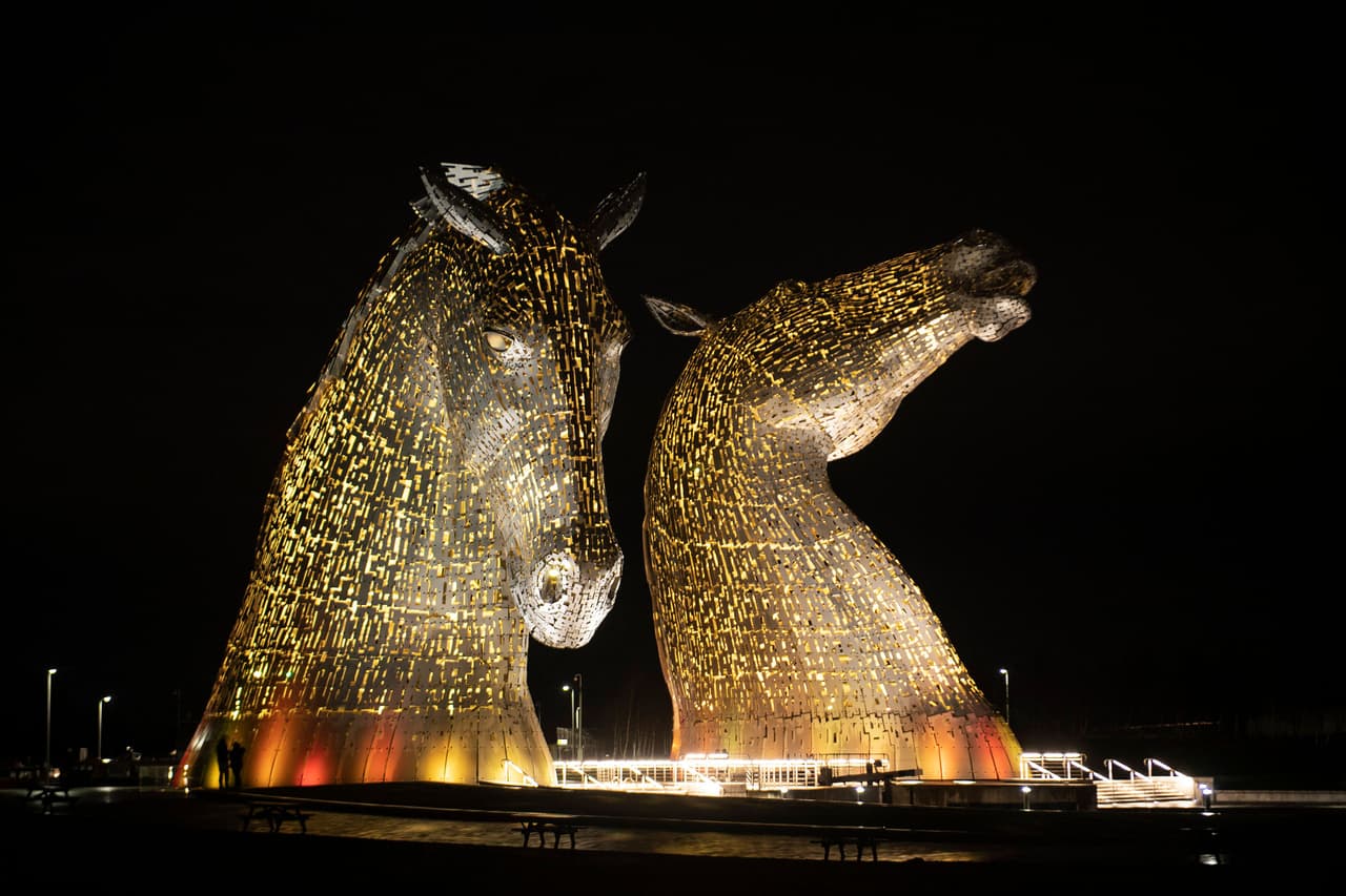 Las estatuas de Kelpies, en Falkirk, Escocia. Muchos argumentan que el retraso en la cuarentena llevó a que el Reino Unido registrara la mayor cantidad de muertes en Europa durante la primera ola de la pandemia, a pesar de los valientes esfuerzos de las personas que trabajan en el Servicio Nacional de Salud.