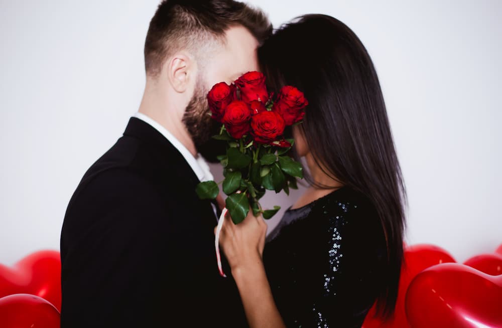 La posibilidad de consolidar una relación ya existente haciéndola más fuerte, o el comienzo de otra, recibir un detalle único que no esperabas.