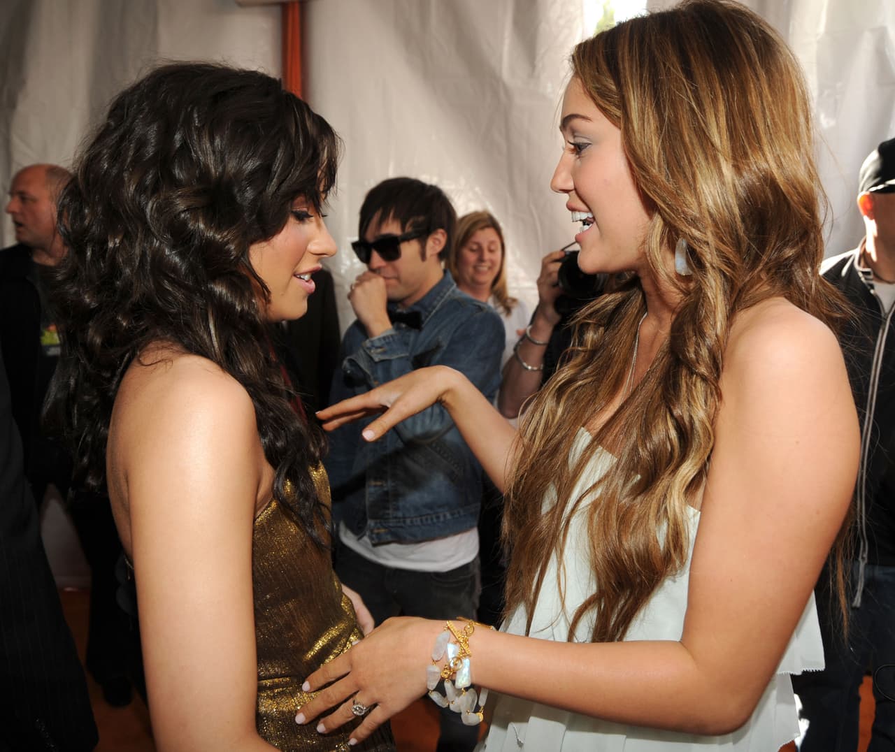 Demi Lovato y Miley Cyrus son como la pareja dispareja.