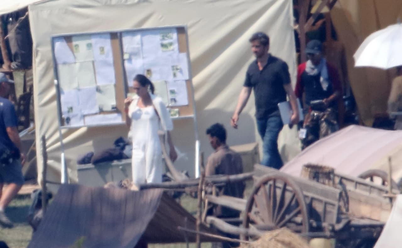 Angelina Jolie en Camboya con otro hombre