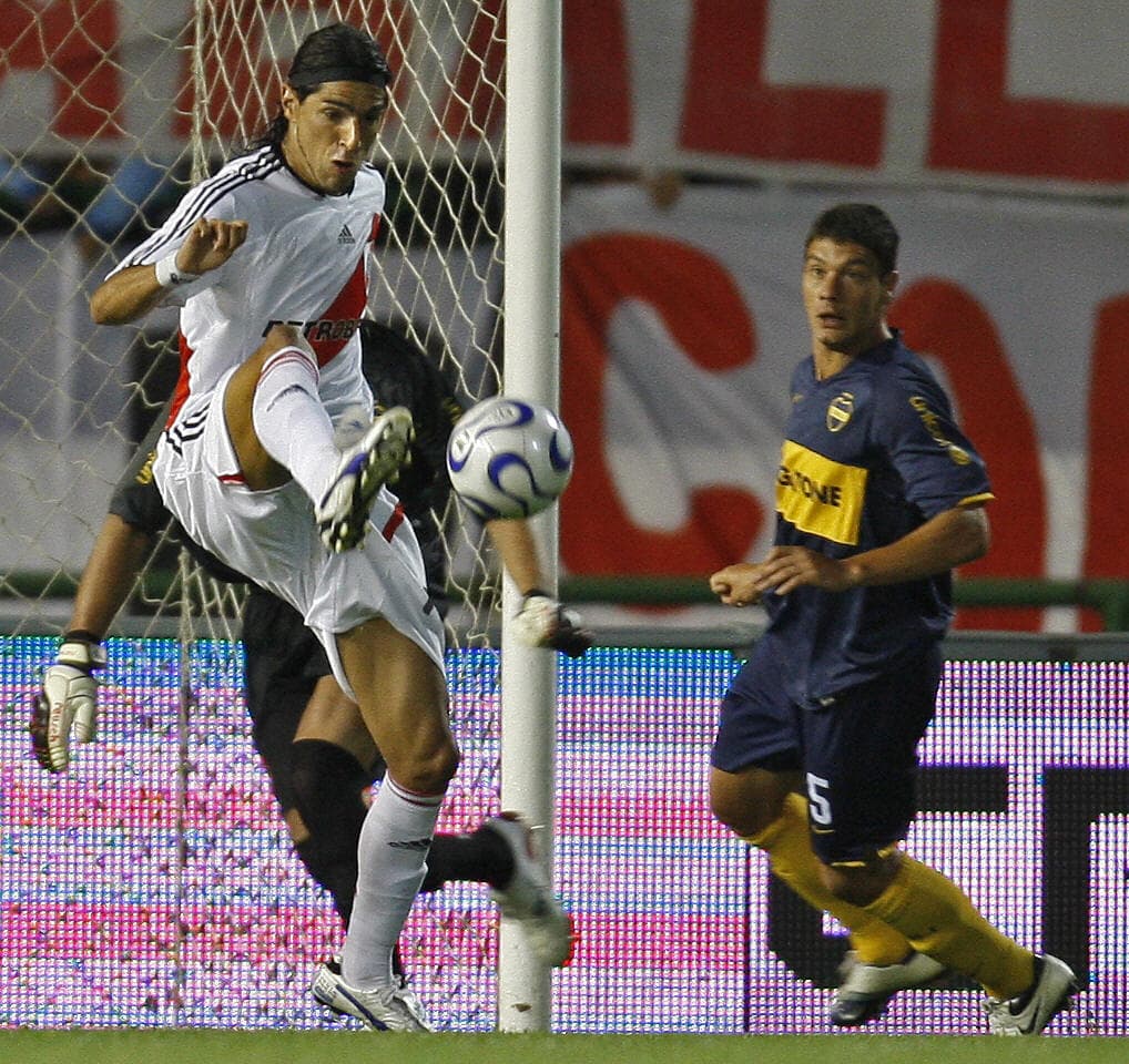 Sebastián Abreu también jugó con River Plate en el 2008, cedido por los Tigres de la UANL.