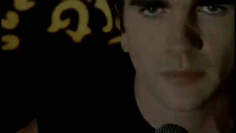 "Lo hice, nos conocimos y de ahí nunca más nos separamos. Ya llevamos 16 años juntos", indicó Karen. El single de 'Podemos hacernos daño' pertenece al disco 'Fíjate bien', de Juanes.