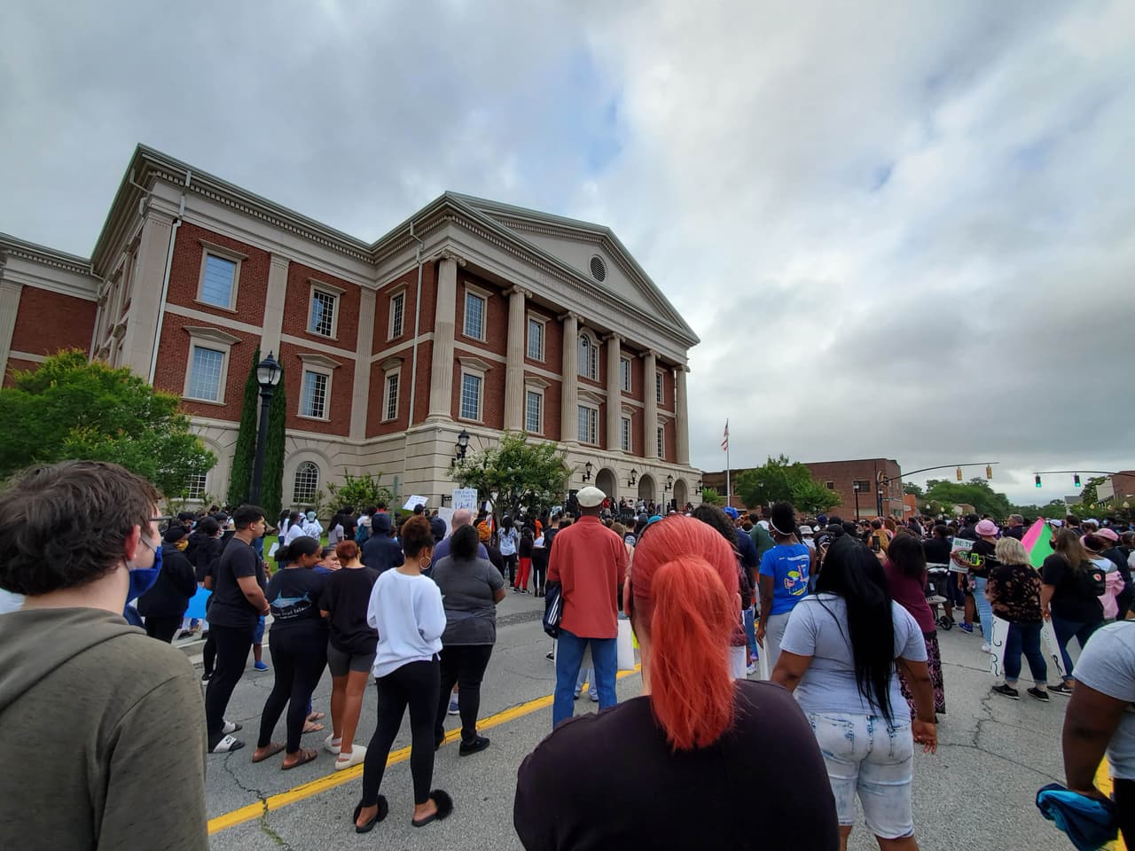 <b>Puesto 7. Hinesville, Georgia</b>
<br>
<br>Variación de la población por la migración, entre 2010 y 2020: -10.2% (-7,971 habitantes).
<br>
<br>Variación de la población en general, entre 2010 y 2020: +6.7% (5,246 habitantes).
<br>
<br>Tasa de pobreza: 12.0%.
<br>
<br>Población en 2020: 83,175 habitantes.
<br>