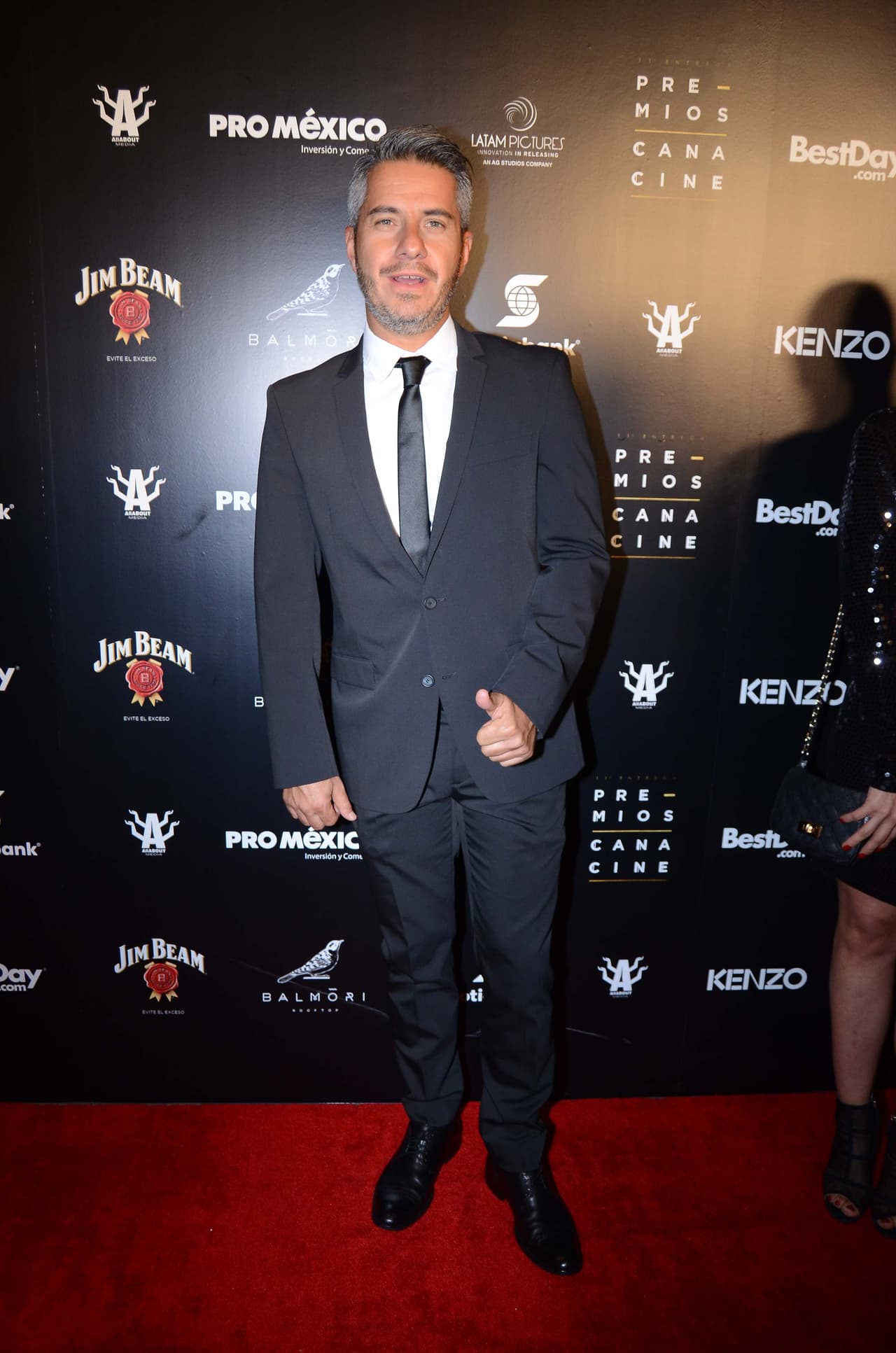 Moisés Arizmendi es un actor que hará varias villanías a los personajes de "El Color de la pasión", telenovela que podremos ver el 6 de septiembre a las 7:55PM/6:55C por Univision.