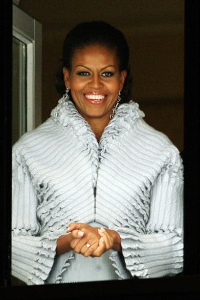 La primera dama siempre se ocupa de la salud, disciplina y éxito de sus hijas, antes que de la política, aunque en ambas tareas se saca un 10. Ha demostrado que además de ser una profesionista exitosa, madre dedicada y luchadora incansable, es una icono de moda y 'glamour'. Sin duda, ella es ejemplo y motivación para muchas madres que deben ser líderes, fuera y dentro de casa.