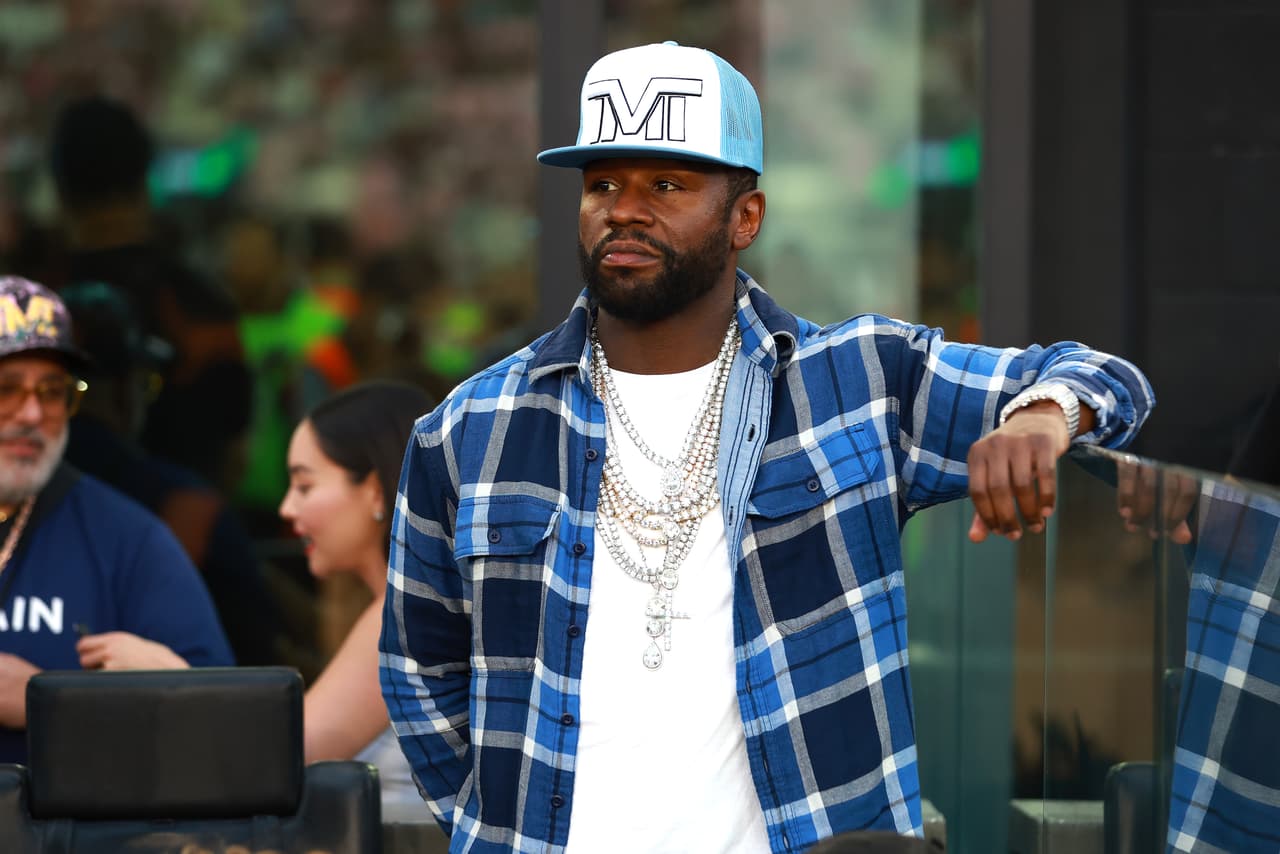 Floyd Mayweather manda víveres a Israel en su jet privado 