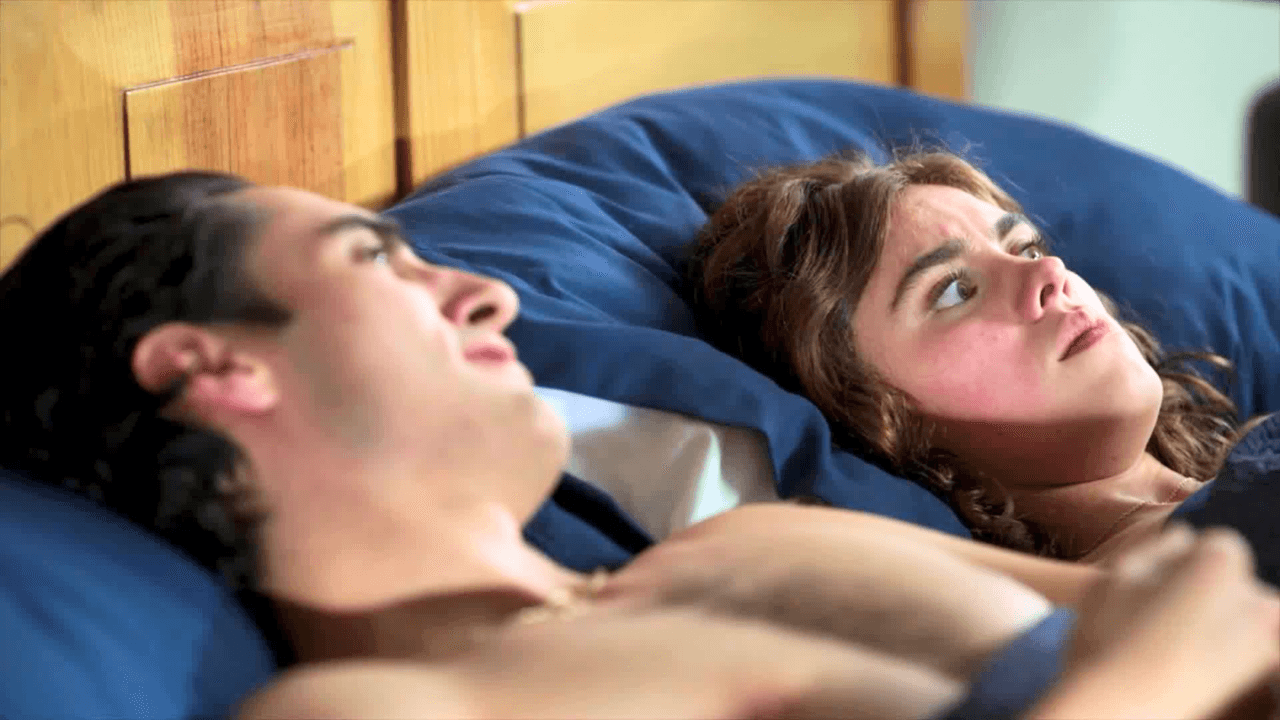 Julia se entrega a Saúl… pero él le impone una condición | Hermanas, Un amor Compartido | Capítulo 20