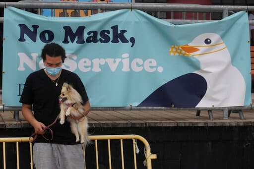 Otra situación que pudo agudizar la situación de la pandemia de acuerdo con autoridades de salud estatal fue la falta de uniformidad entre condados de la región para hacer cumplir las medidas de prevención de contagios.
