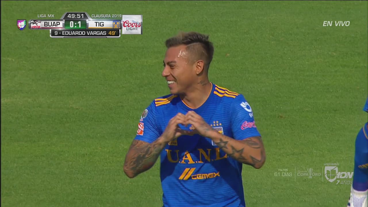 ¡Goool de Tigres! De zurda, Eduardo Vargas abre el marcador
