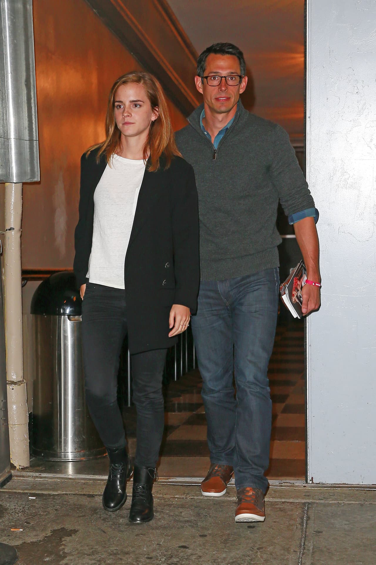 Los paparazzi cacharon a Emma Watson junto a su nuevo galán.