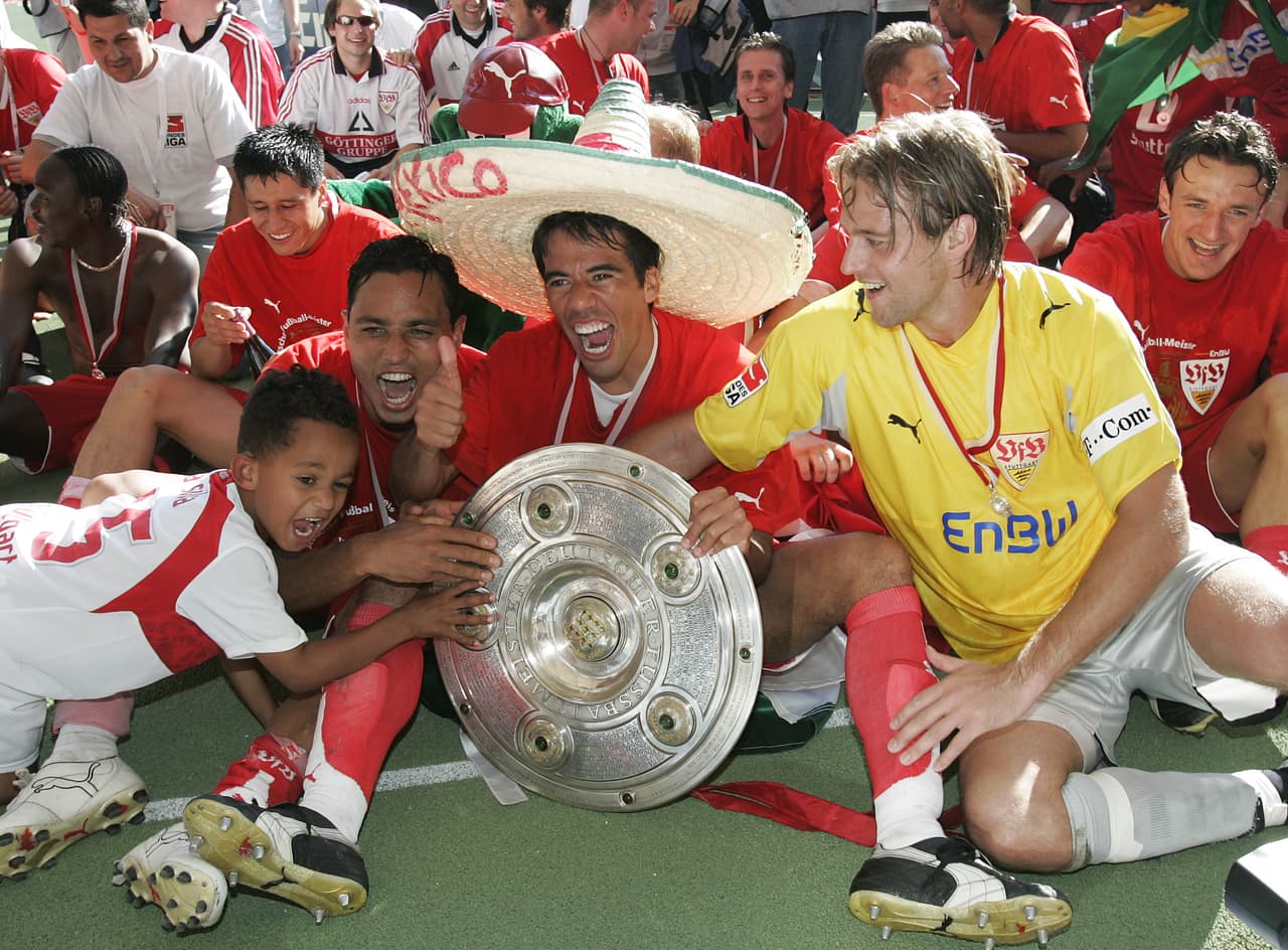 Pavel Pardo ganó dos veces la Liga MX jugando con el América y una vez la Bundesliga con el Stuttgart.