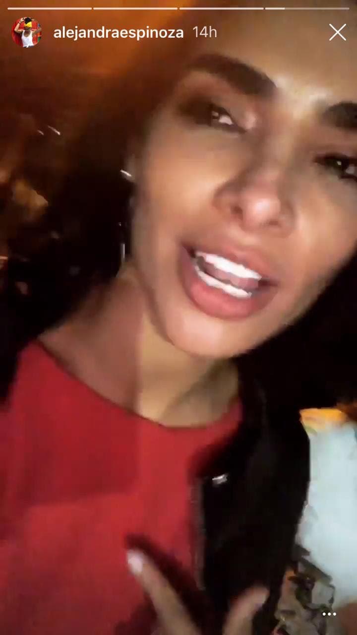 Poco antes de la medianoche, 
<b><a href="https://www.instagram.com/alejandraespinoza/">Alejandra Espinoza</a></b> seguía grabando y dejó saber que su personaje vive de fiesta.