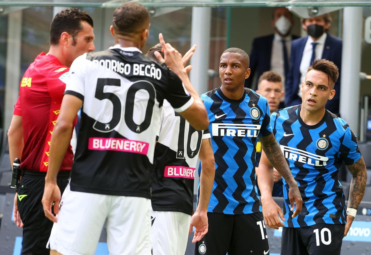 Inter goleó al Udinese 5-1 y se corona campeón de la Serie A El equipo celebró su Scudetto en su casa y con sus aficionados.Young, Eriksen, Lautaro, Périsic y Lukaku firmaron la paliza. Roberto Pereyra marcó el único tanto para los visitantes.